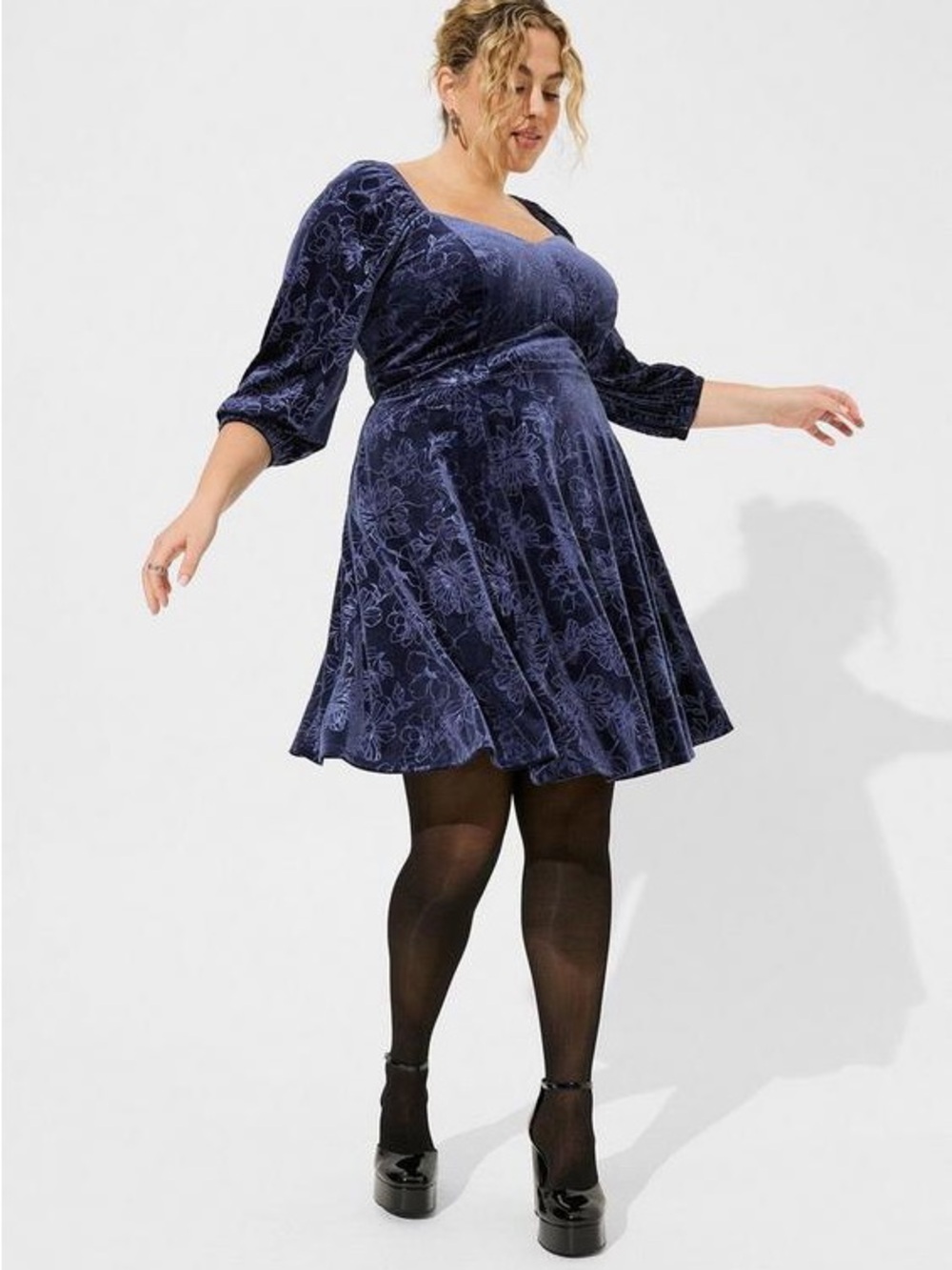 Torrid At The Knee Embossed Blue Velvet Floral Sweetheart Peplum Dress, Size 4x